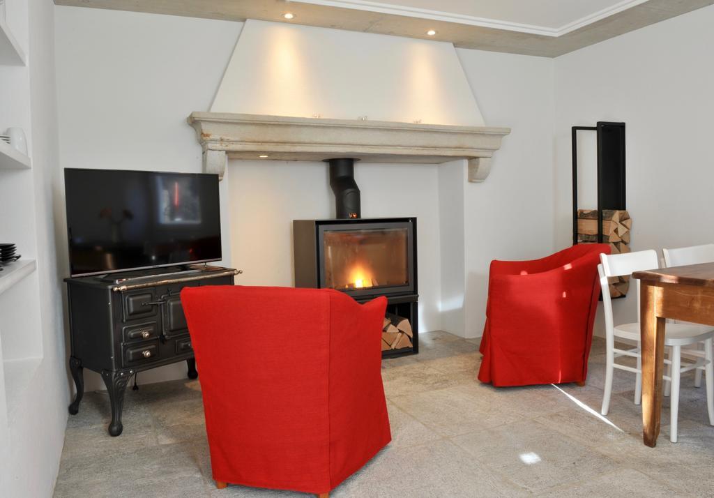 Myverzasca Resort Casa Rossa Brione  Pokoj fotografie